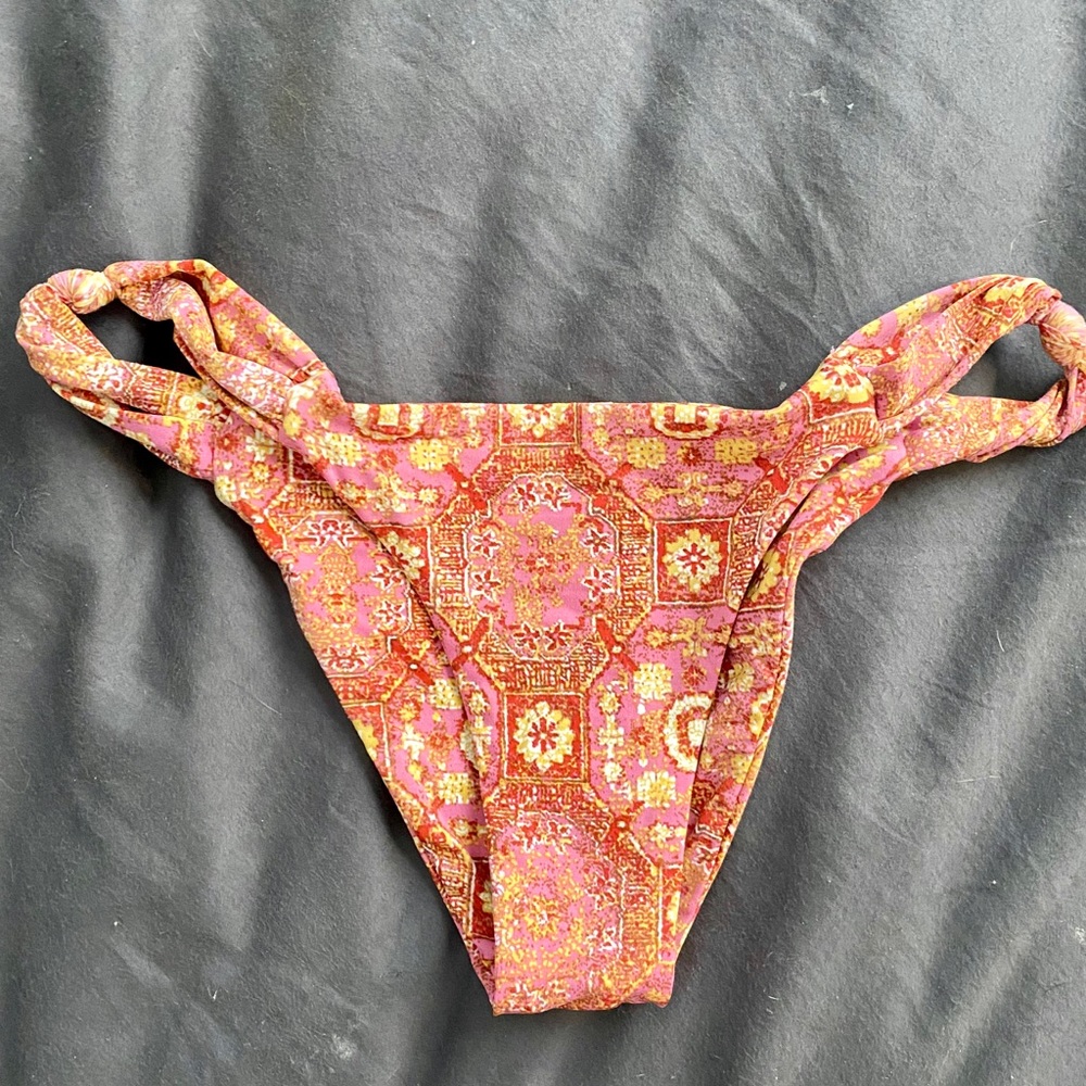 frankie’s bikinis malibu isla bottoms size small